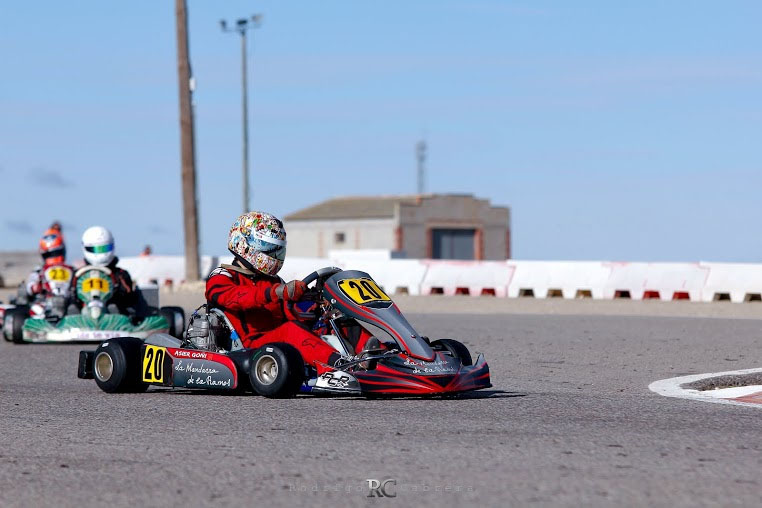 El piloto navarro Germán Cabrera, de la Escudería Kartingland, se sube al pódium en el Campeonato Catalán